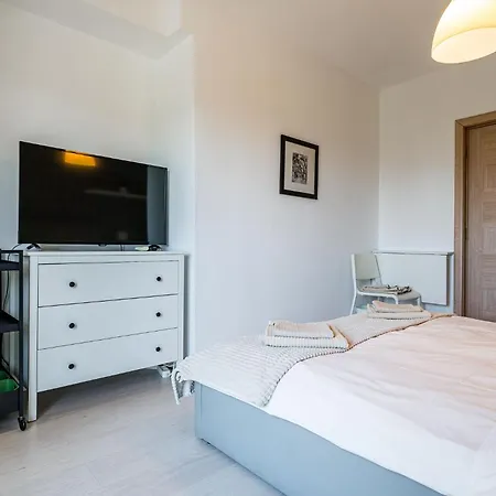 Old Ultra Apartment-4br-parliament *