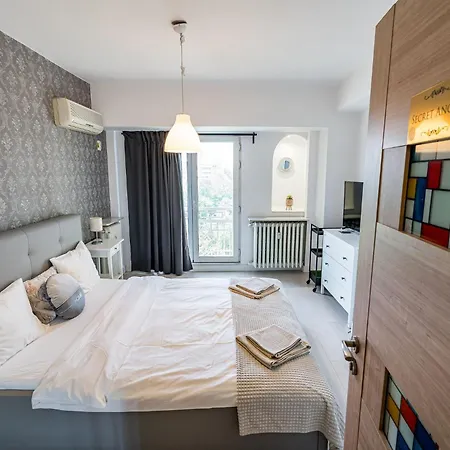 Old Ultra Apartment-4br-parliament