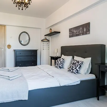 Apartment Old Ultra Apartment-4br-parliament *