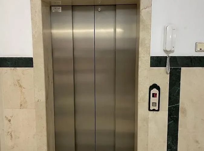 Old Ultra Apartment-4br-parliament شقة بوخارست