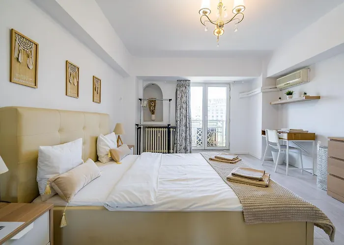 Old Ultra Apartment-4br-parliament