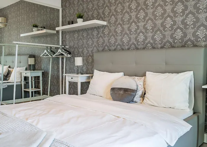 Old Ultra Apartment-4br-parliament Apartament *