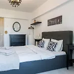 Апартаменти Old Ultra Apartment-4br-parliament *