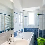 Old Ultra Apartment-4br-parliament Бухарест