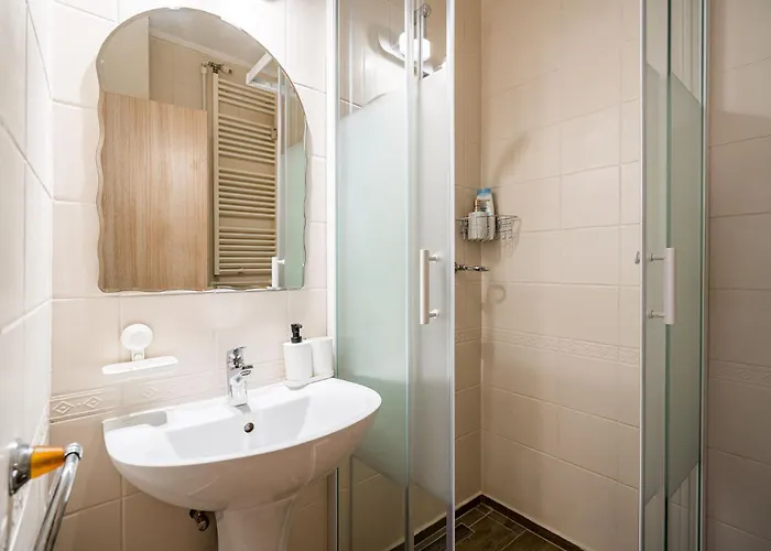 Old Ultra Apartment-4br-parliament Апартаменти *