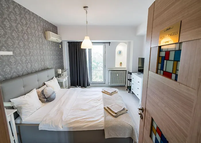 Old Ultra Apartment-4br-parliament