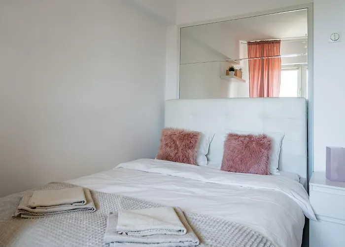 Апартаменти Old Ultra Apartment-4br-parliament