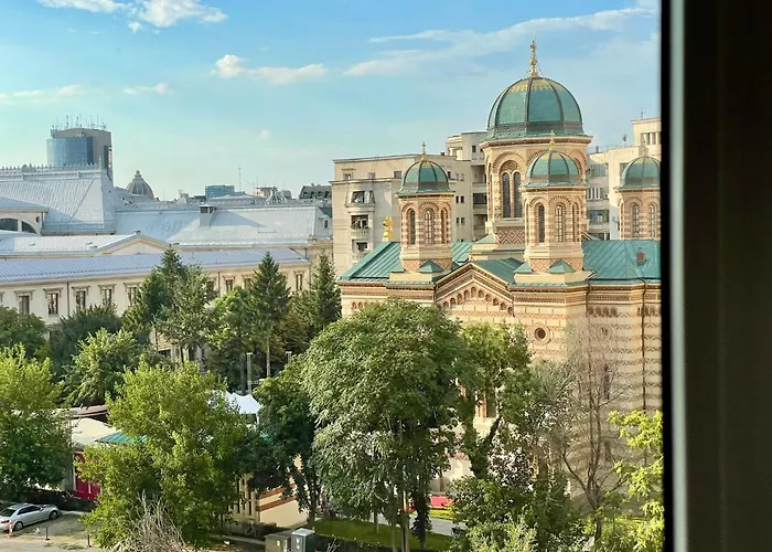 Old Ultra Apartment-4br-parliament Апартаменти