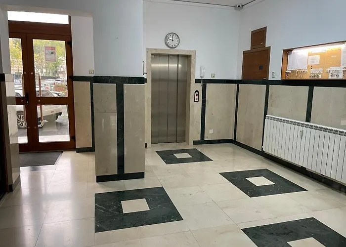 Old Ultra Apartment-4br-parliament Lejlighed