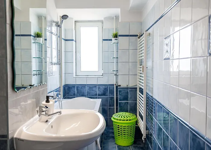 Old Ultra Apartment-4br-parliament *